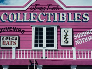 Jenny Lee's pinky way of life  irgendwo im Westen der USA : Collectibles, Gifts, Hats, OM2, Olympus, Pink, Souvenirs, Storefront, Sundries, USA, xDias-USA