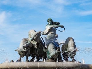 Gefionbrunnen  Gefion, die Asenjungfrau aus der germanischen Mythologie : Brunnen, Dänemark, Kopenhagen, Seeland, Steinskulptur, xSeeland